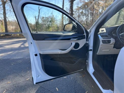 Used 2020 BMW X2 sDrive28i w/ Convenience Package image 13
