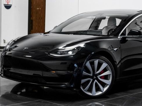 Used 2018 Tesla Model 3 Performance image 9