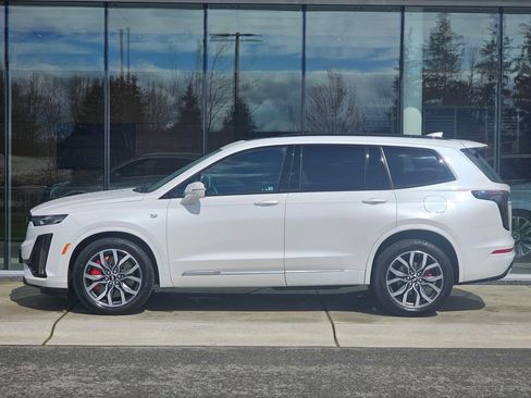 Certified 2023 Cadillac XT6 Sport AWD/4WD image 2