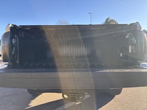 Used 2022 Toyota Tacoma TRD Off-Road image 23