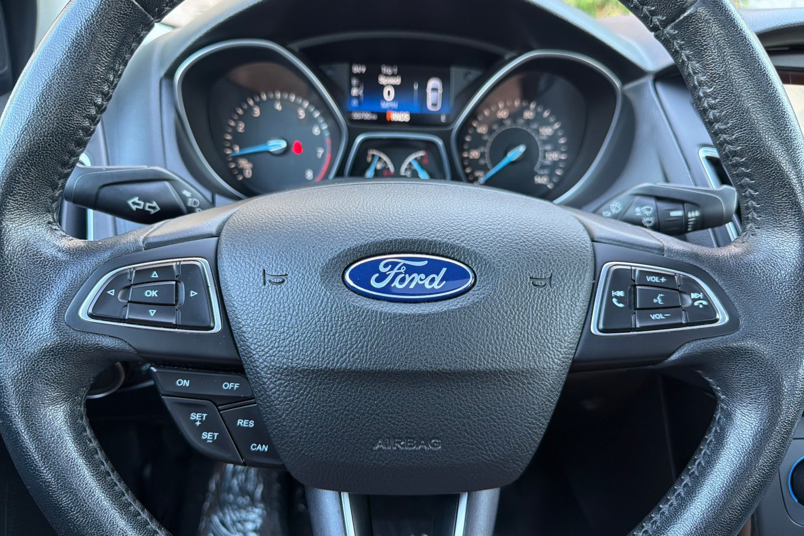 Used 2018 Ford Focus Titanium FWD image 28