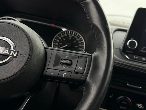 Used 2022 Nissan Rogue S image 9