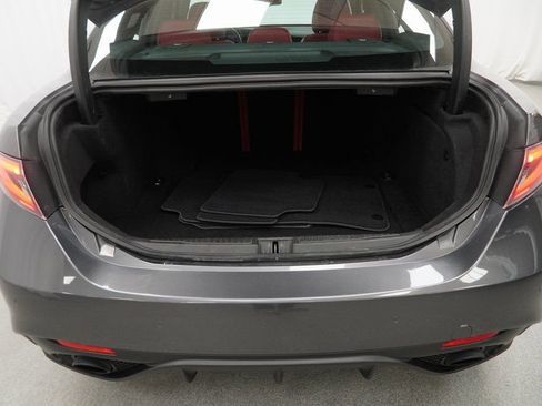 Used 2024 Alfa Romeo Giulia Veloce image 42