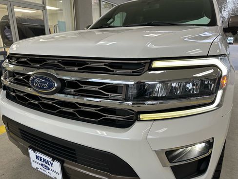 Used 2022 Ford Expedition Max King Ranch image 2