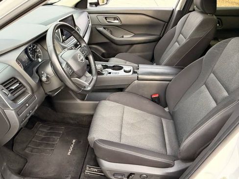 Used 2025 Nissan Rogue SV AWD/4WD image 9