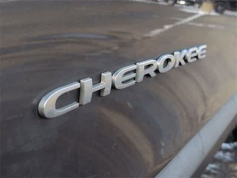 Used 2015 Jeep Cherokee Latitude w/ Comfort/Convenience Group image 13