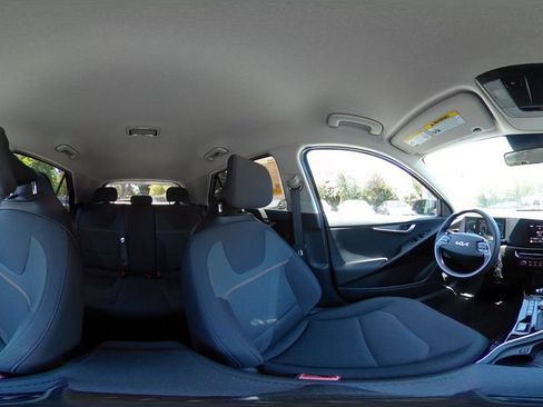 Used 2026 Kia Niro LX FWD image 40