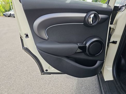 Used 2023 MINI Cooper 4-Door Hardtop FWD image 25