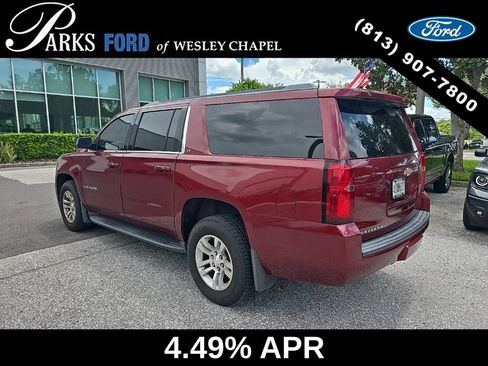 Used 2017 Chevrolet Suburban LT w/ Luxury Package RWD image 4