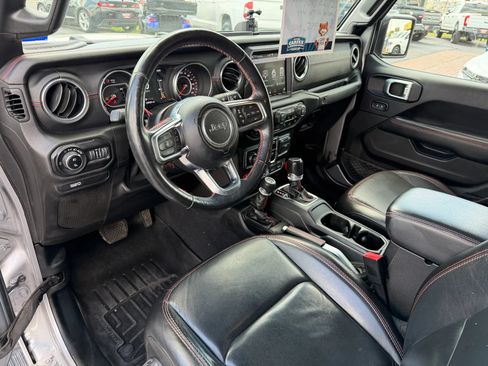 Used 2020 Jeep Gladiator Rubicon AWD/4WD image 4