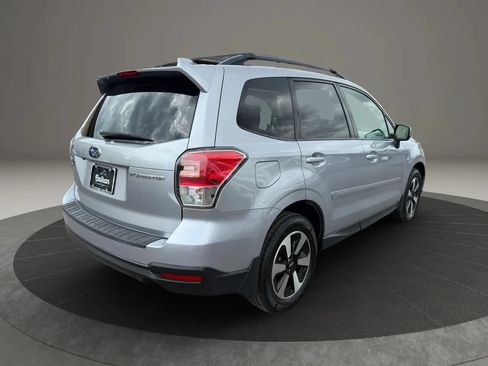 Used 2018 Subaru Forester 2.5i Premium w/ All-Weather Package AWD/4WD image 5