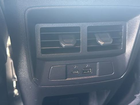 Used 2025 Chevrolet Colorado Z71 w/ Midnight Edition image 28