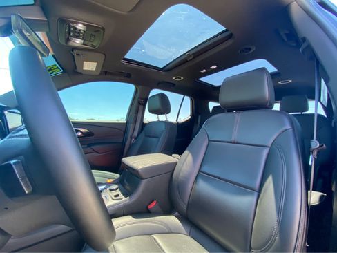 Used 2023 Chevrolet Traverse RS AWD/4WD image 21