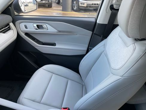 New 2026 Ford Explorer Active w/ Active Comfort Package AWD/4WD image 23