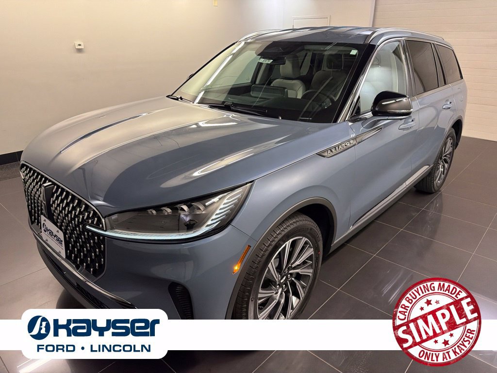 Used 2026 Lincoln Aviator AWD image 3