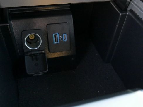 Used 2023 Ford Explorer XLT w/ Equipment Group 202A image 48