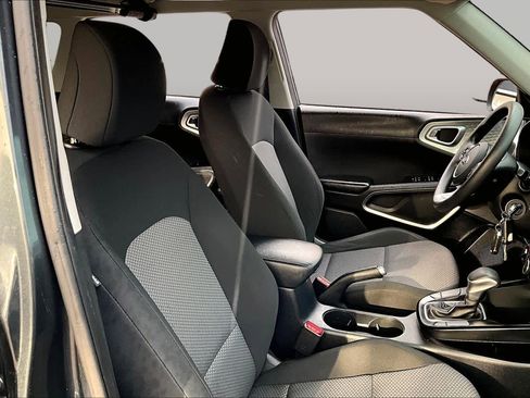 Used 2020 Kia Soul LX FWD image 9