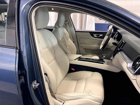 Used 2020 Volvo V60 T5 Cross Country w/ Protection Package AWD/4WD image 11