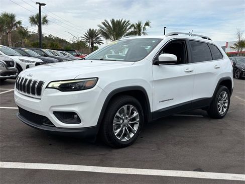 Used 2020 Jeep Cherokee Latitude Plus image 3