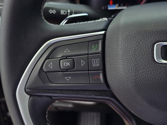 Used 2025 Jeep Grand Cherokee L Laredo RWD image 18