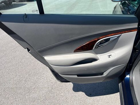 Used 2011 Buick LaCrosse CXL FWD image 19