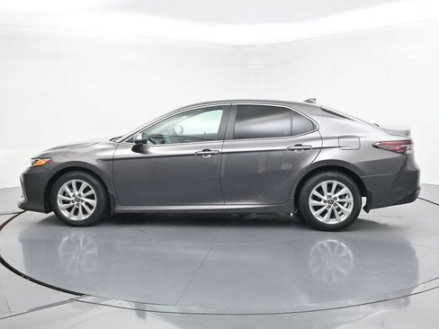 Used 2023 Toyota Camry LE AWD/4WD image 5