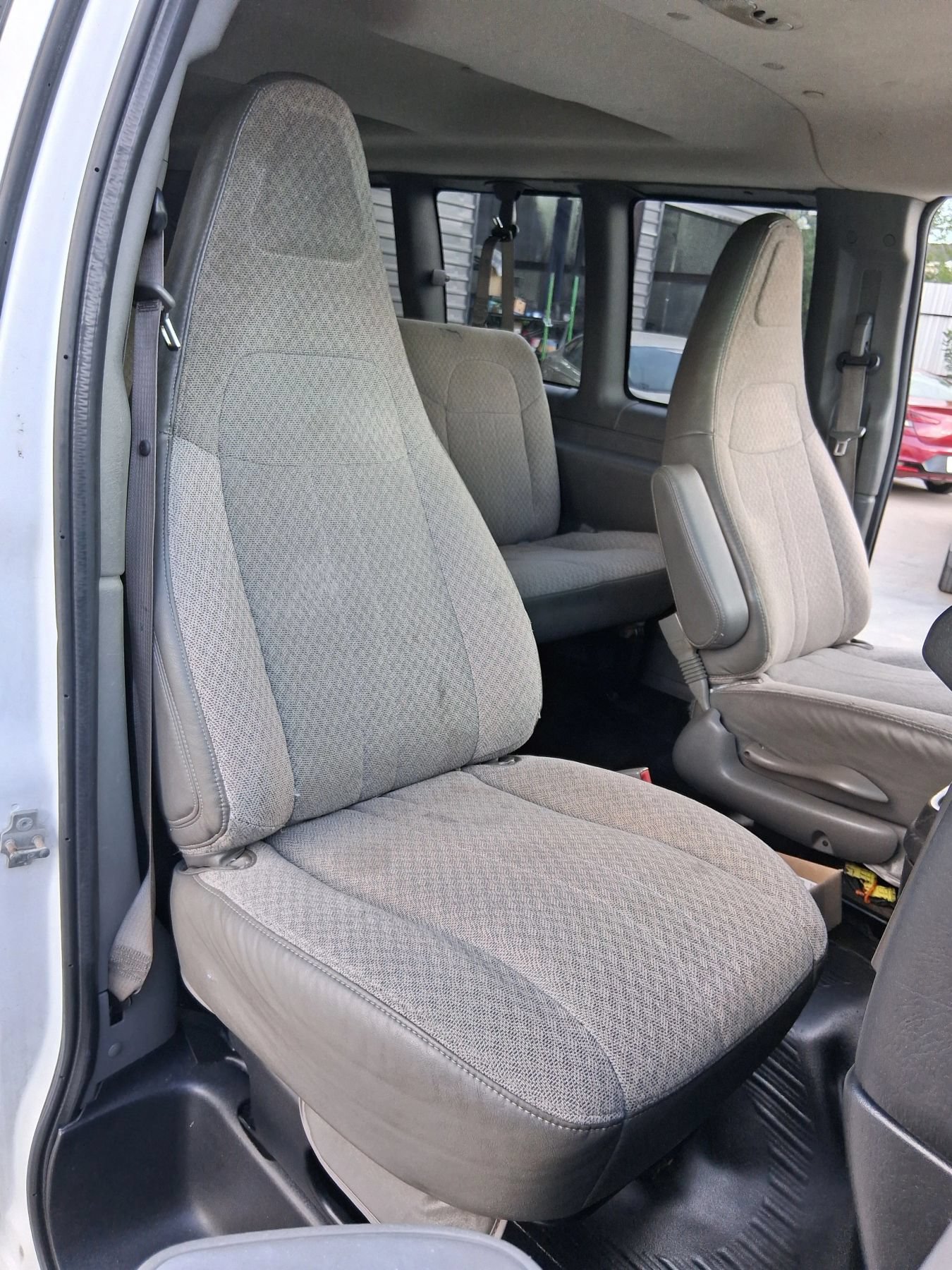 Used 2017 Chevrolet Express 2500 LS RWD image 33
