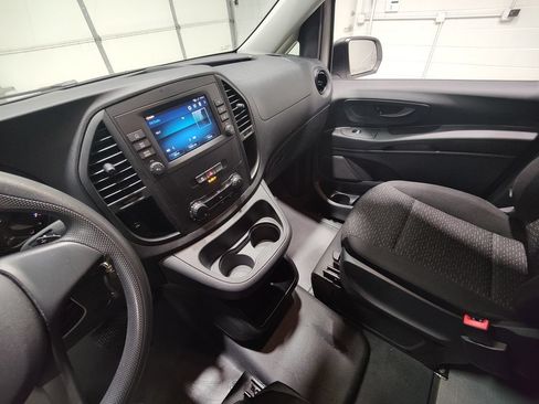 Used 2021 Mercedes-Benz Metris image 26