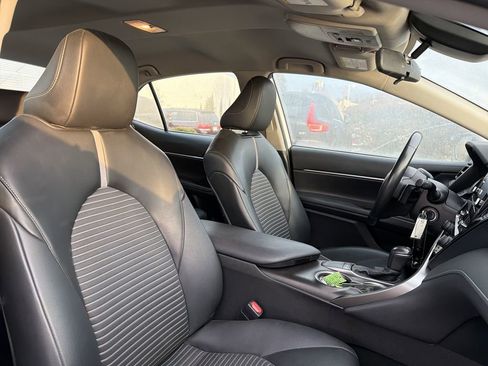 Used 2022 Toyota Camry SE image 24