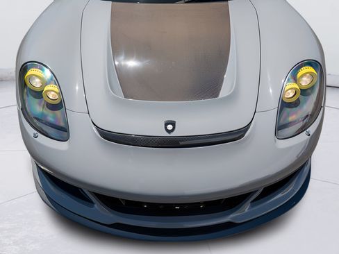 Used 2004 Porsche Carrera GT RWD image 11