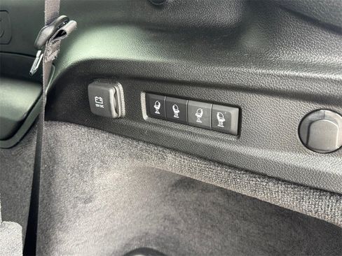 Used 2022 Jeep Grand Cherokee L Overland w/ Advanced Protech Group III image 8