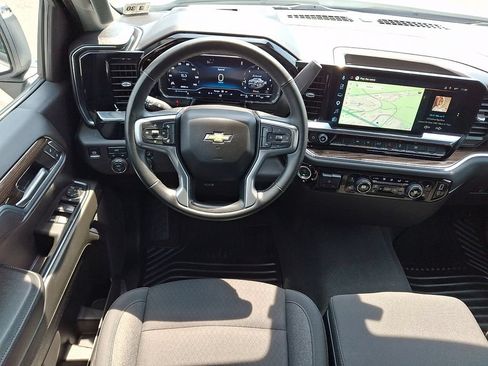 Certified 2025 Chevrolet Silverado 1500 LT AWD/4WD image 2