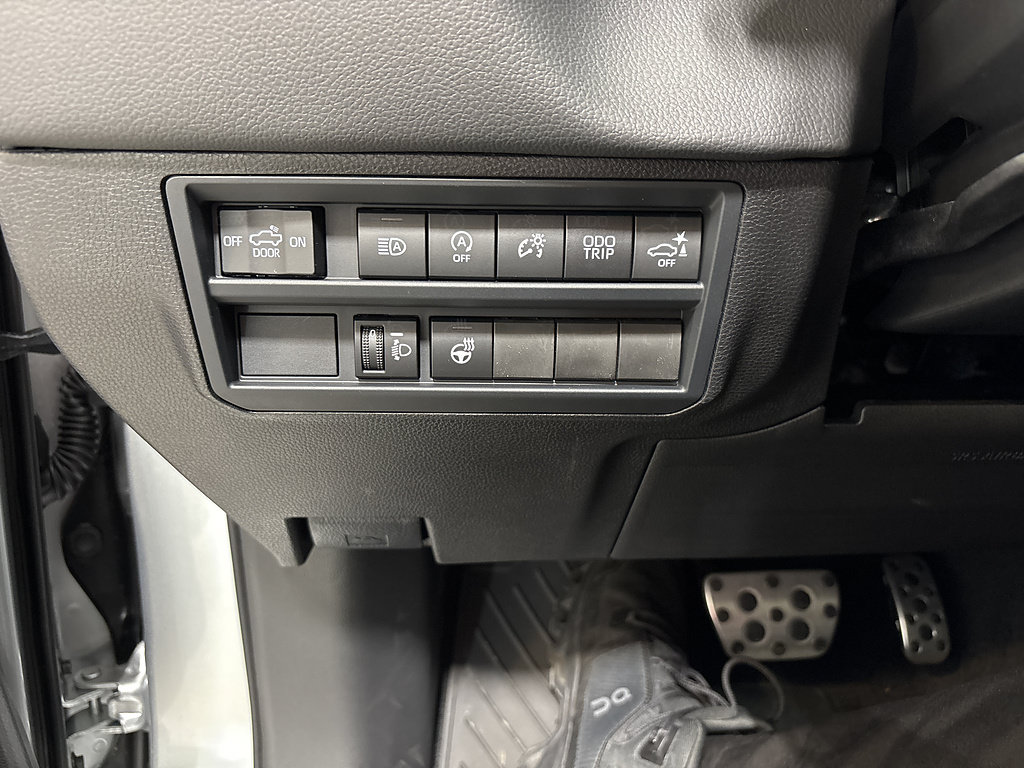 New 2026 Toyota Tundra Limited w/ TRD Off-Road Package AWD/4WD image 17