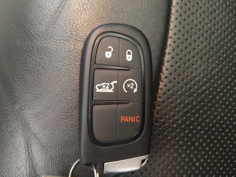 Used 2021 Jeep Cherokee Latitude Lux w/ Sun & Sound Group AWD/4WD image 32
