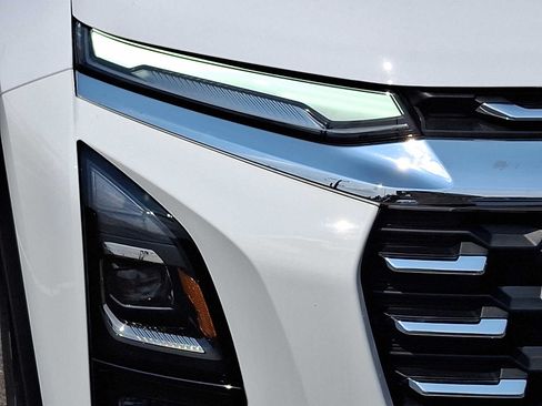 Used 2026 Chevrolet Equinox LT w/ Convenience Package II AWD/4WD image 9