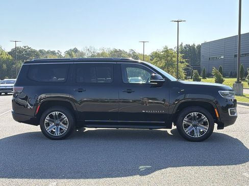 Used 2024 Jeep Wagoneer Series II w/ Flexible Seating Group RWD image 6