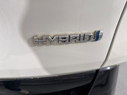 Used 2022 Toyota RAV4 SE AWD/4WD image 9