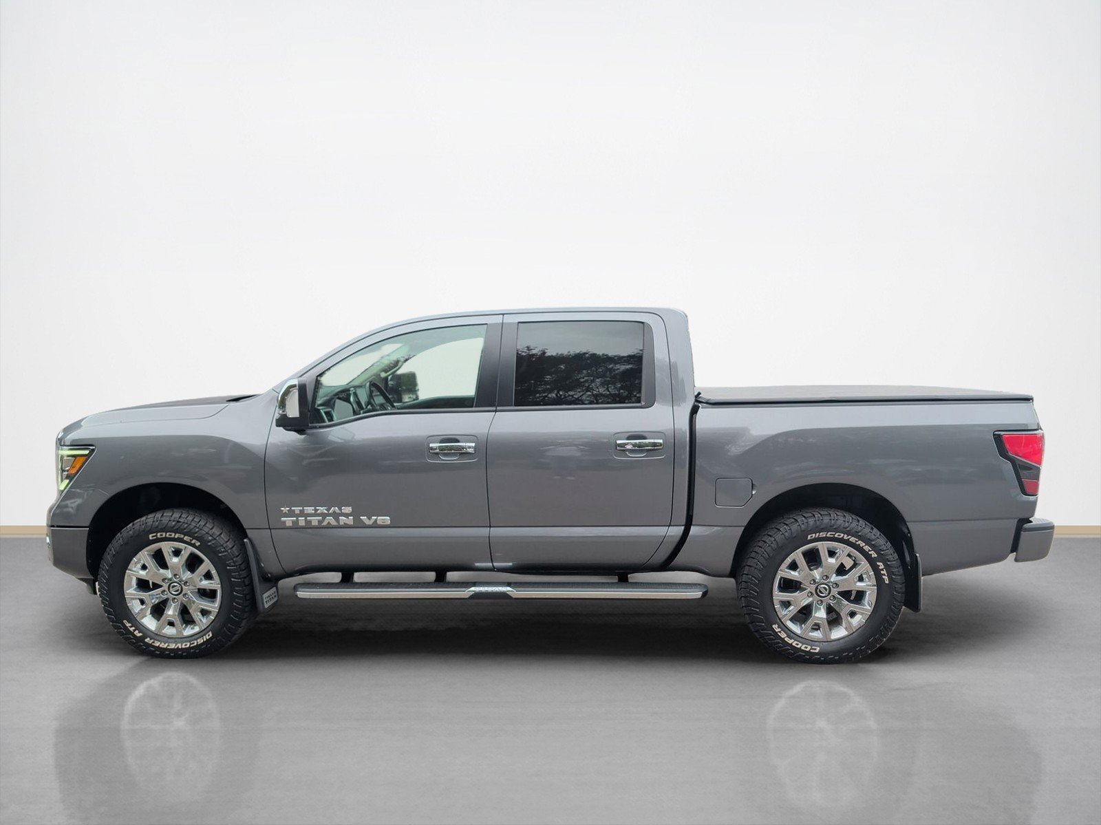 Certified 2020 Nissan Titan SL w/ Moonroof Package AWD/4WD image 2