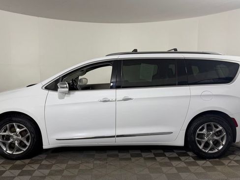 Used 2019 Chrysler Pacifica Limited FWD image 5
