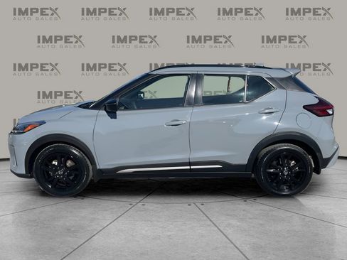 Used 2021 Nissan Kicks SR w/ SR Premium Package image 2