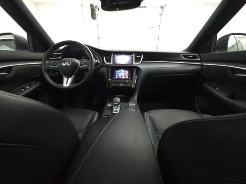 Used 2023 INFINITI QX55 Luxe w/ Cargo Package image 3