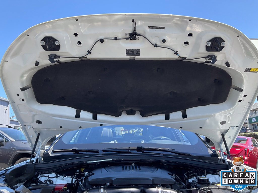 Used 2018 Land Rover Range Rover Velar R-Dynamic SE AWD/4WD image 12