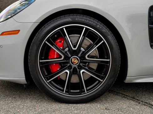 Used 2022 Porsche Panamera GTS w/ Premium Package image 16