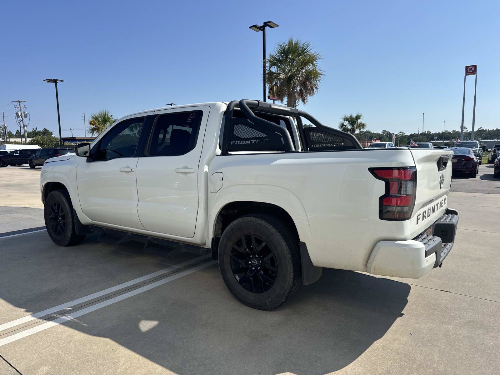 Used 2023 Nissan Frontier SV w/ Midnight Edition Package RWD image 5