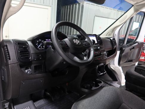 Used 2024 RAM ProMaster 2500 w/ Convenience Group FWD image 24