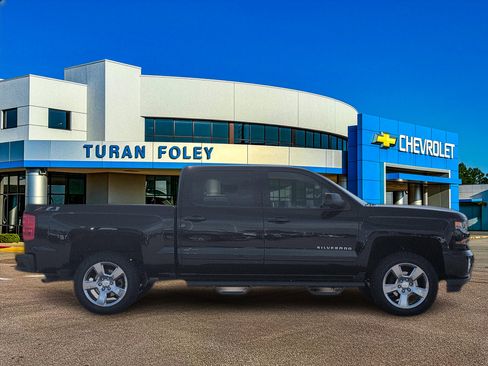 Used 2018 Chevrolet Silverado 1500 LT w/ All Star Edition image 7