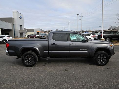 Used 2021 Toyota Tacoma SR5 image 3