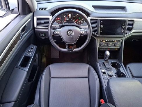 Used 2019 Volkswagen Atlas SE w/ Towing Package image 12