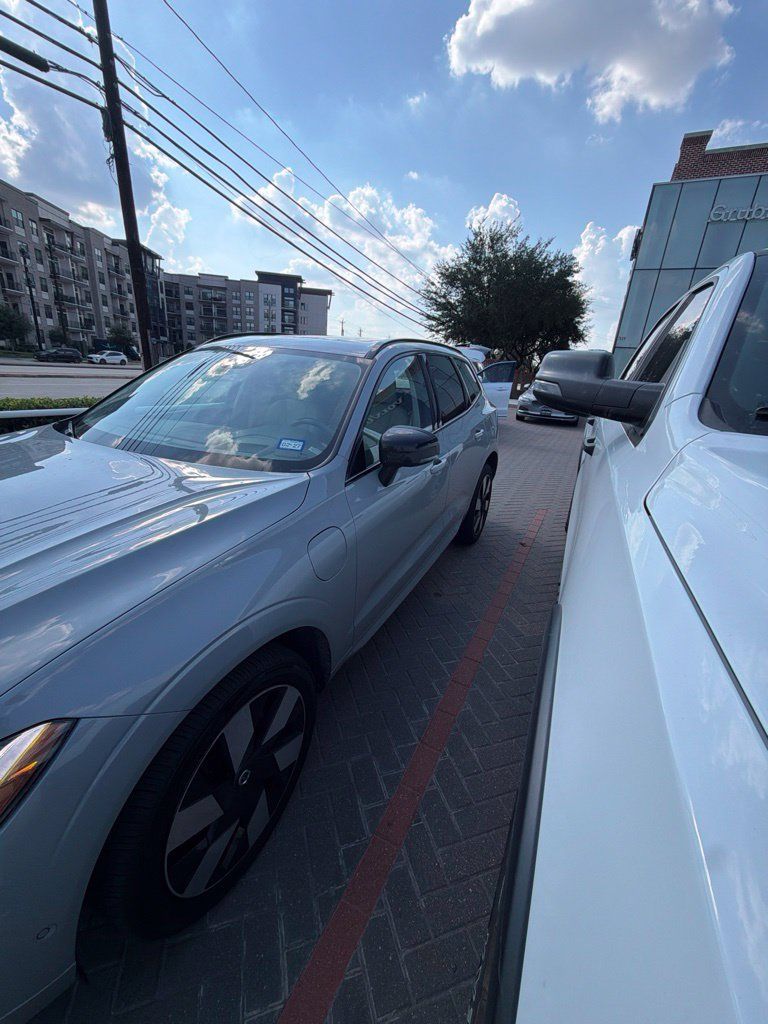 Used 2024 Volvo XC60 T8 Ultimate w/ Protection Package Premier AWD/4WD image 25