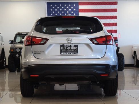 Used 2019 Nissan Rogue Sport S FWD image 6